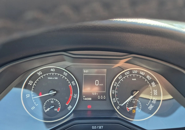 Skoda Superb cena 65000 przebieg: 145000, rok produkcji 2015 z Przysucha małe 154